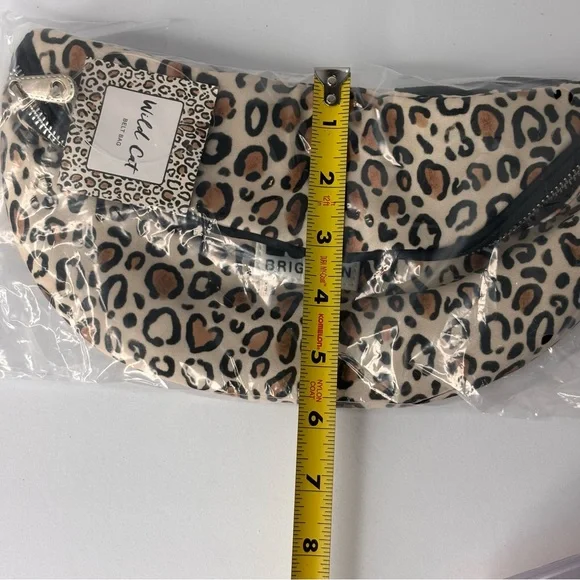 NEW BRIGHTON Wild Cat Leopard Crossbody Belt Bag Fanny Back Casual Sporty - Picture 6 of 6